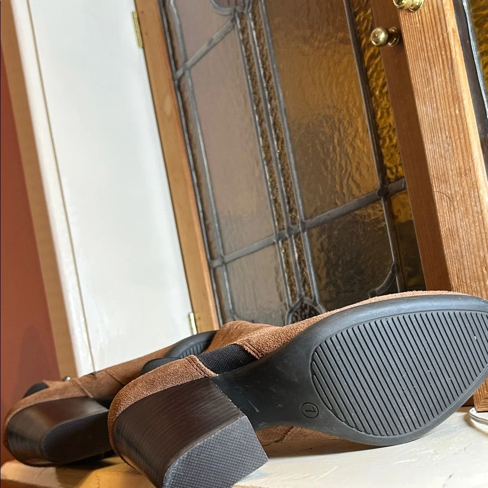 Carlos by Carlos Santana Tan Suede Ankle Booties - Picture 6 of 6